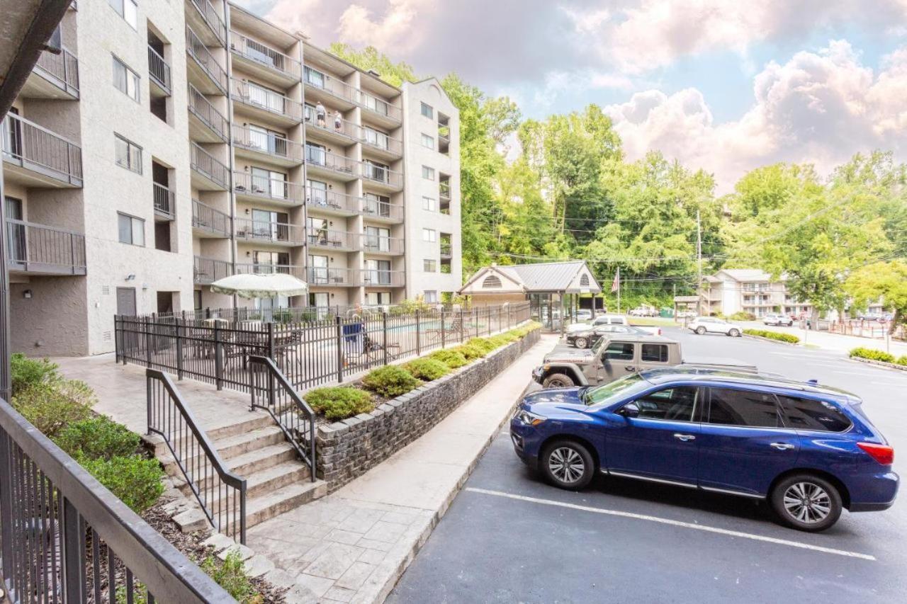 Family Bear Condos, Full King Suite, Kitchen, Pool Access Unit 103 Gatlinburg Kültér fotó