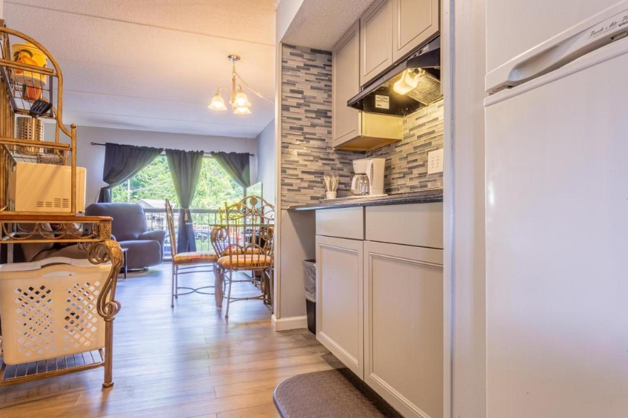 Family Bear Condos, Full King Suite, Kitchen, Pool Access Unit 103 Gatlinburg Kültér fotó